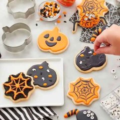 Wilton Halloween sada vykrajovátek na sušenky a perníčky 7 ks