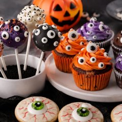 Mini cukrové oči na halloweenské dezerty Mini cukrové oči na halloweenské dezerty